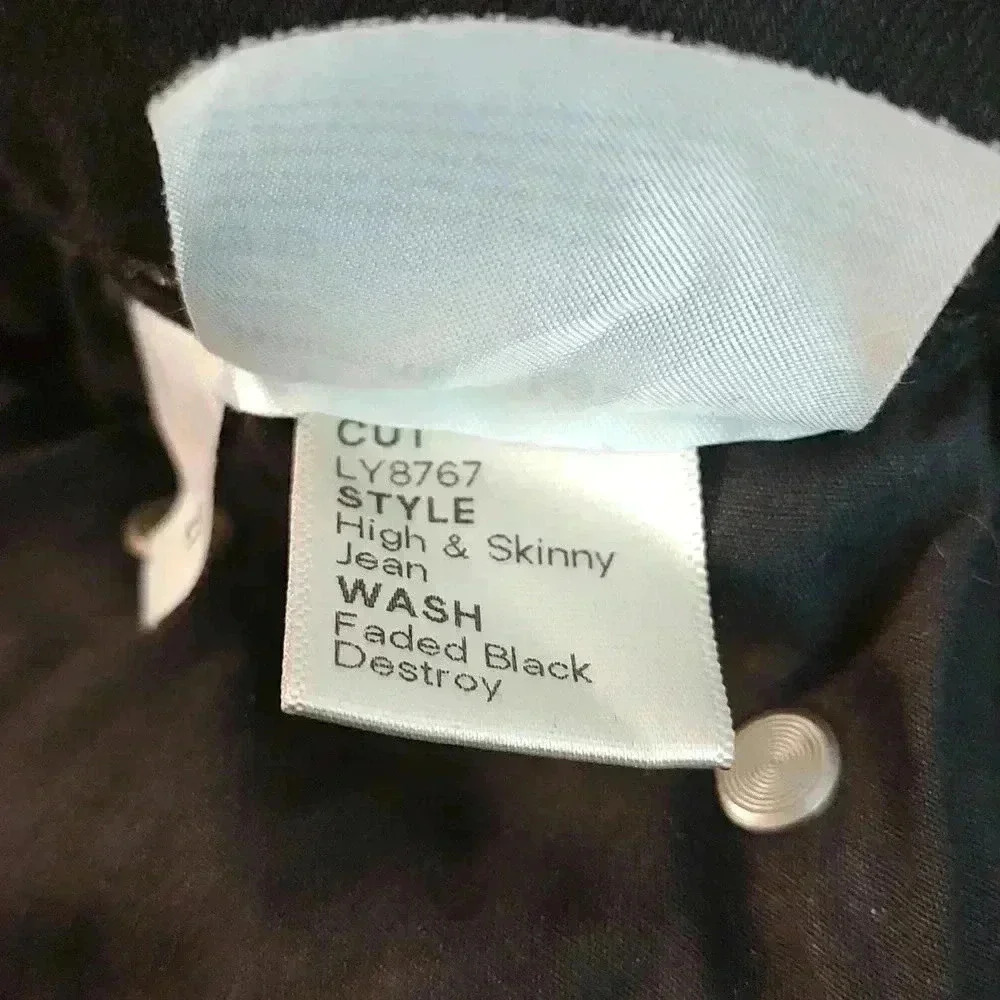 Reformation High and Skinny faded black destroy - Picture 5 of 5